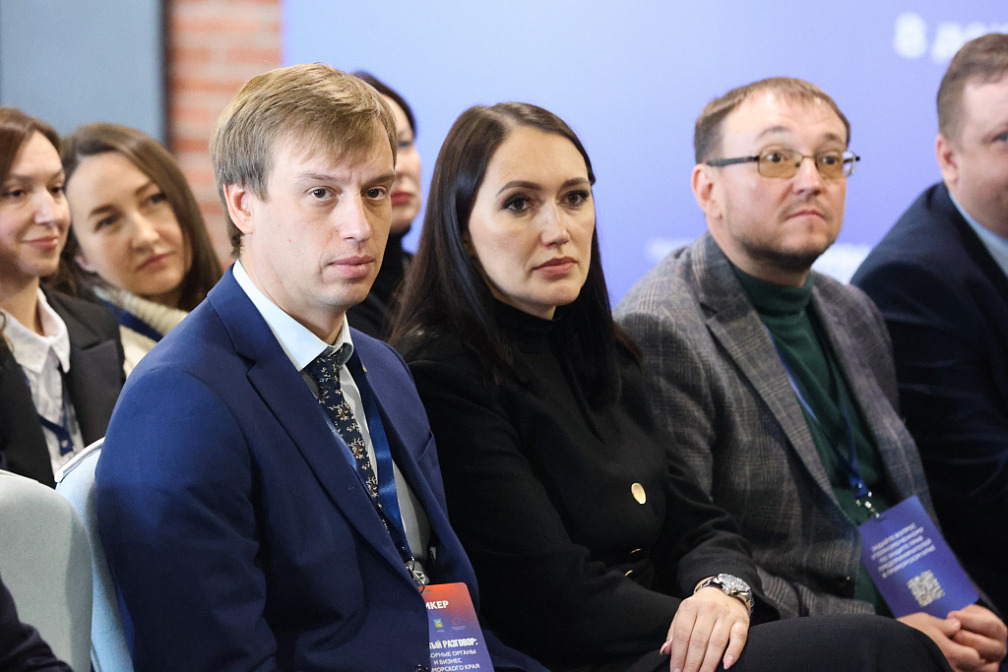 Более 200 предпринимателей пришли на «Открытый разговор» с надзорными органами Приморья