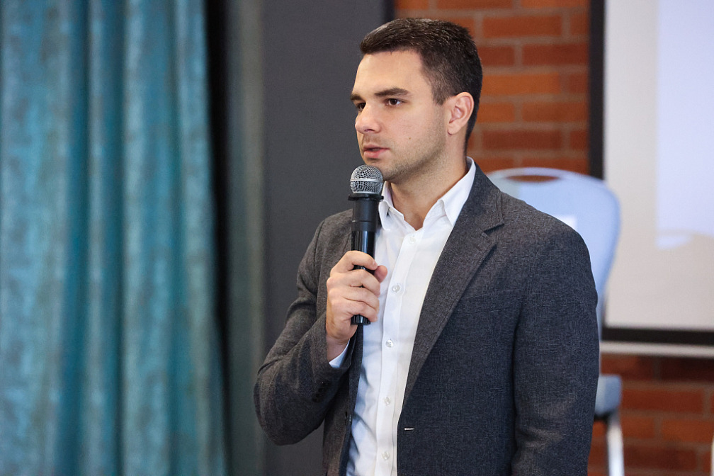 Более 200 предпринимателей пришли на «Открытый разговор» с надзорными органами Приморья